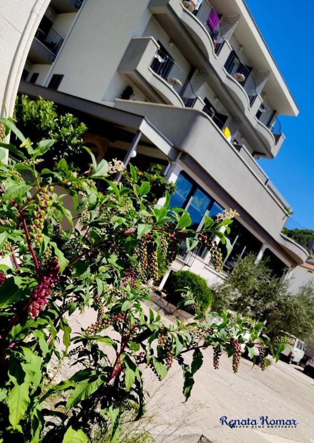 Hotel Ivando Drvenik  Exterior foto